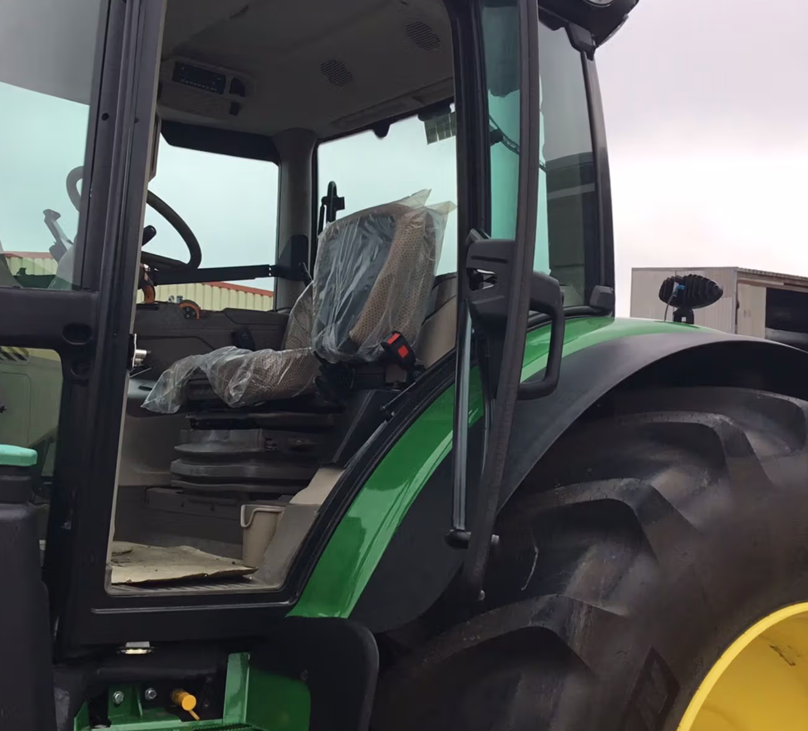 John Deere 6R 215 - Image 3