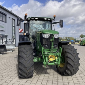 John Deere 6R 215