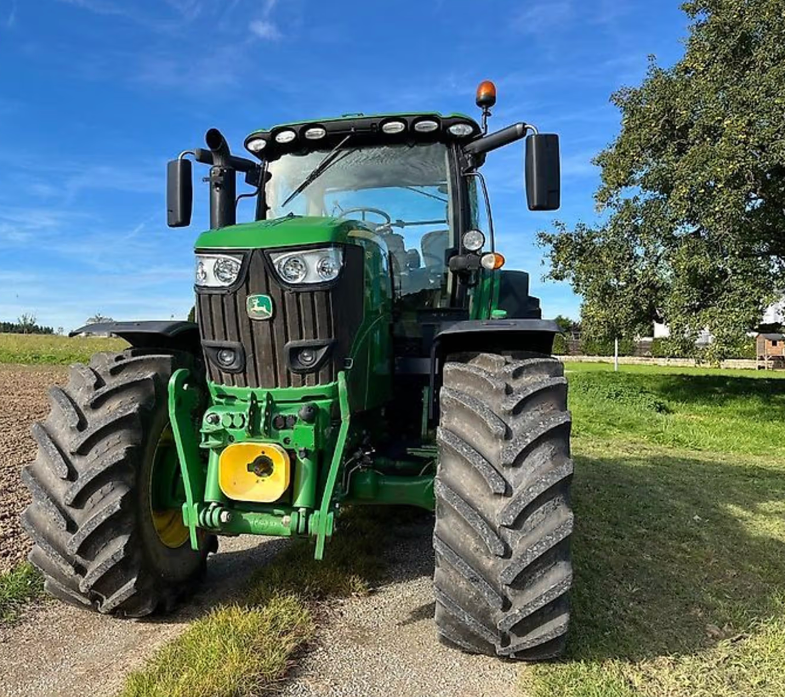 John Deere 6215 R - Image 2