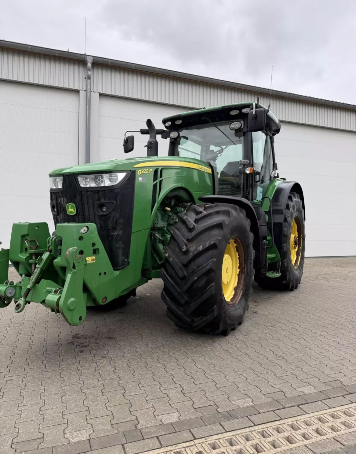 John Deere 8320 R - Image 2