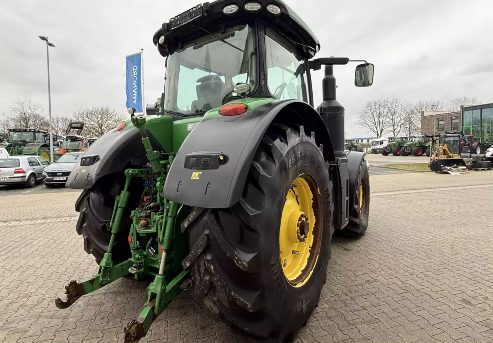 John Deere 8320 R - Image 5