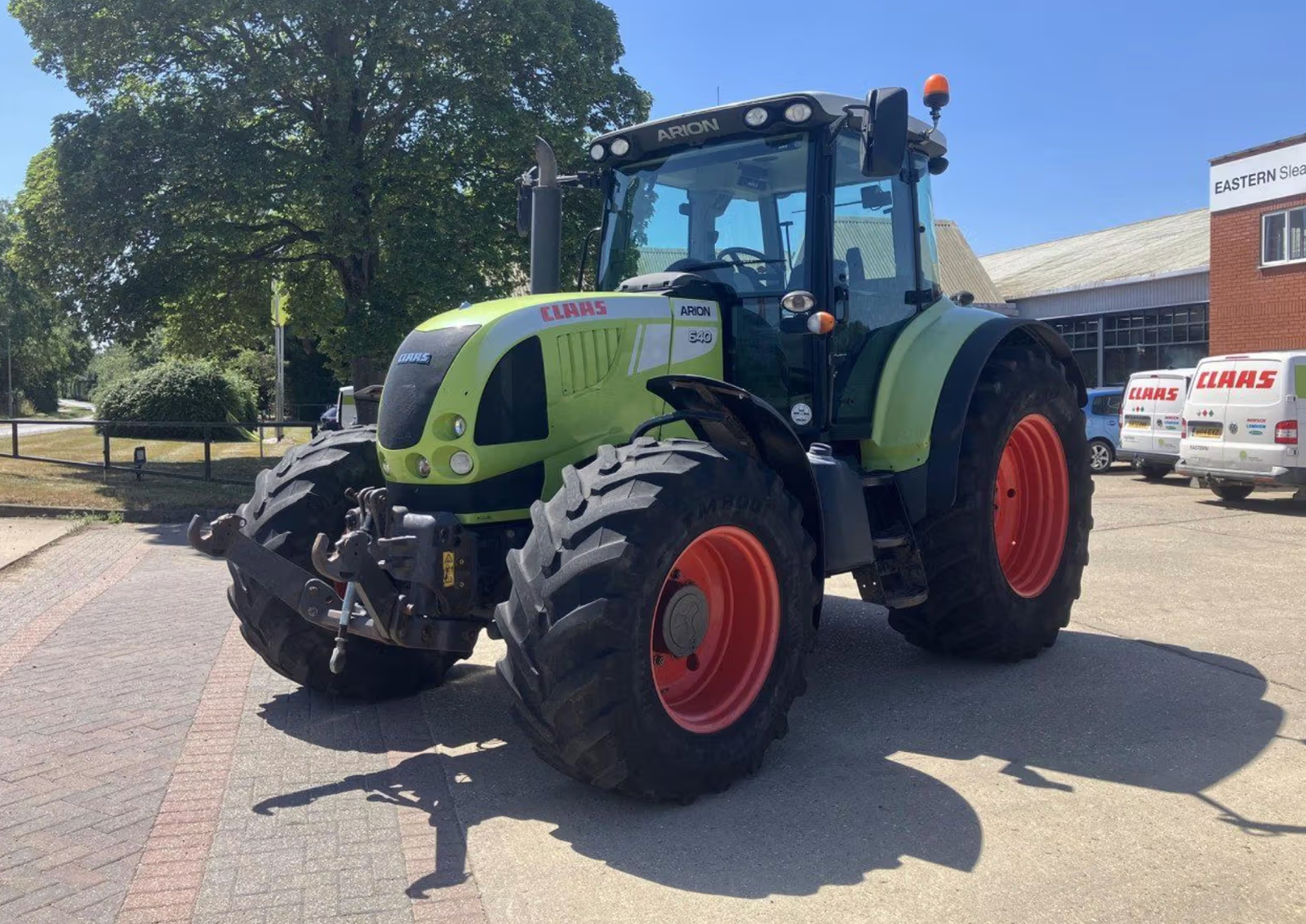 Claas Arion 640 tractor