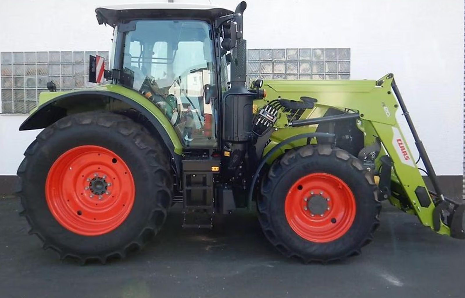 Claas Arion 510 CIS tractor