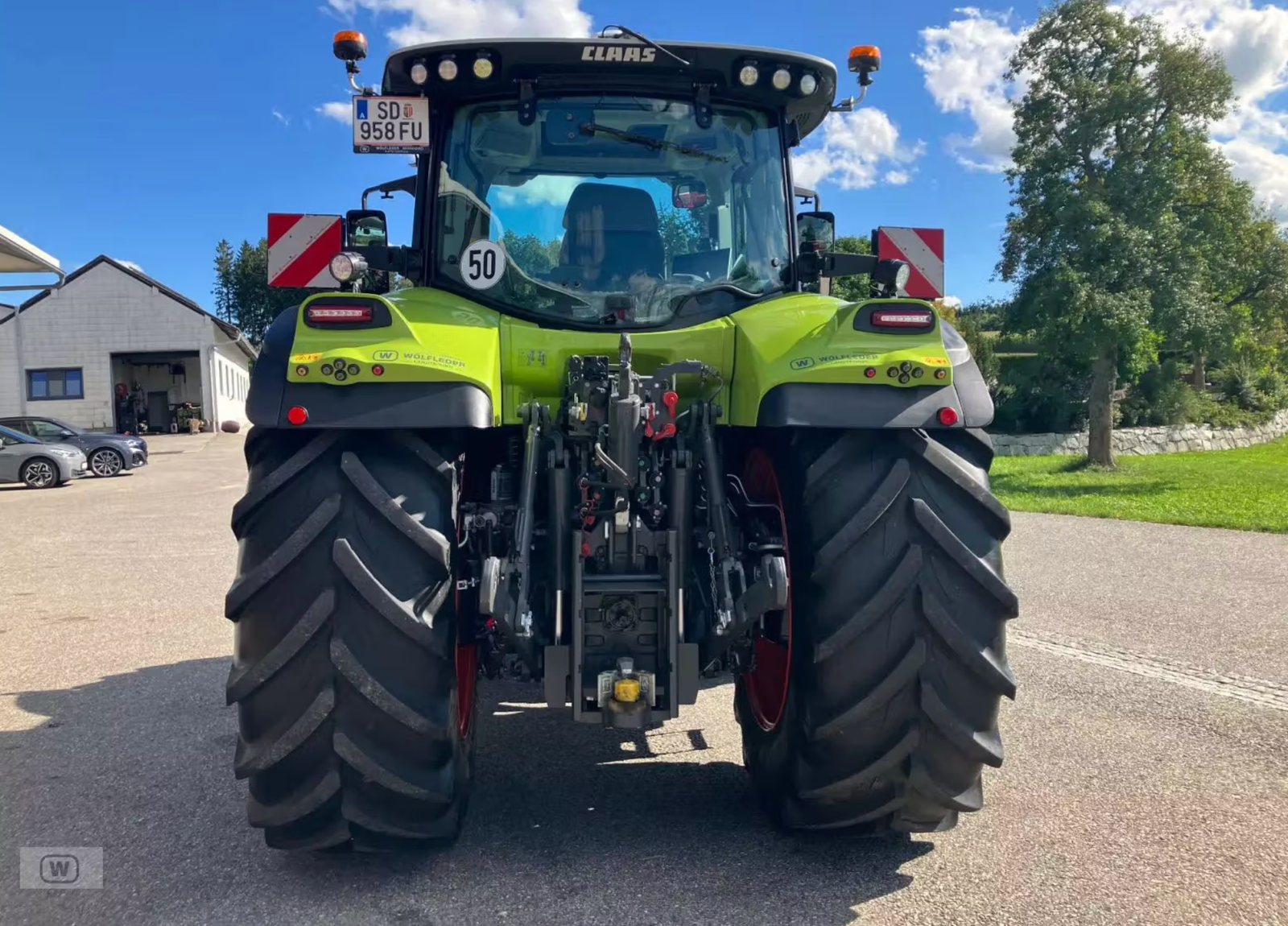 Claas Arion 660 CMATIC CEBIS tractor