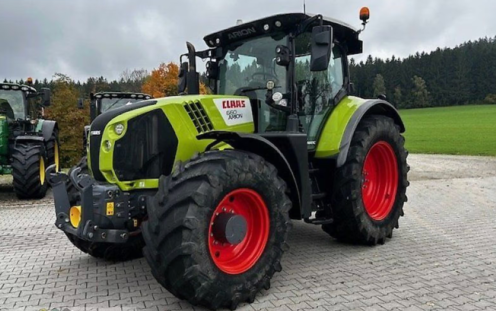 Claas Arion 660 CMATIC CEBIS tractor