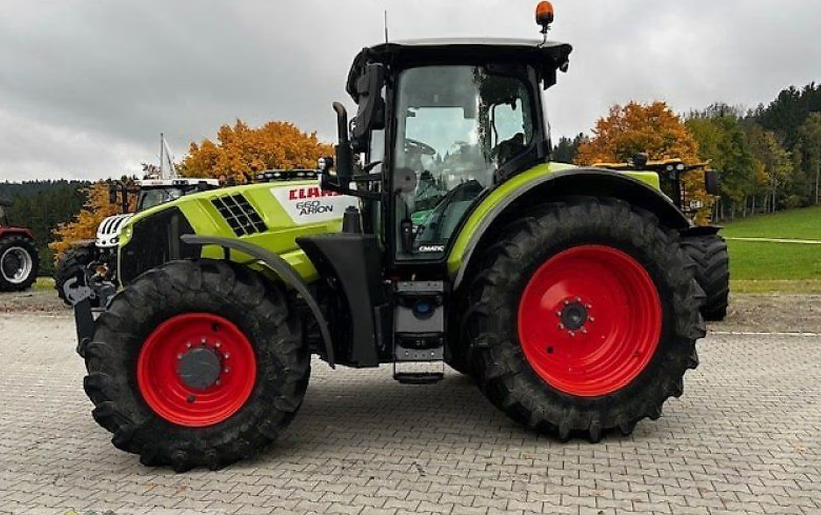 Claas Arion 660 CMATIC CEBIS tractor