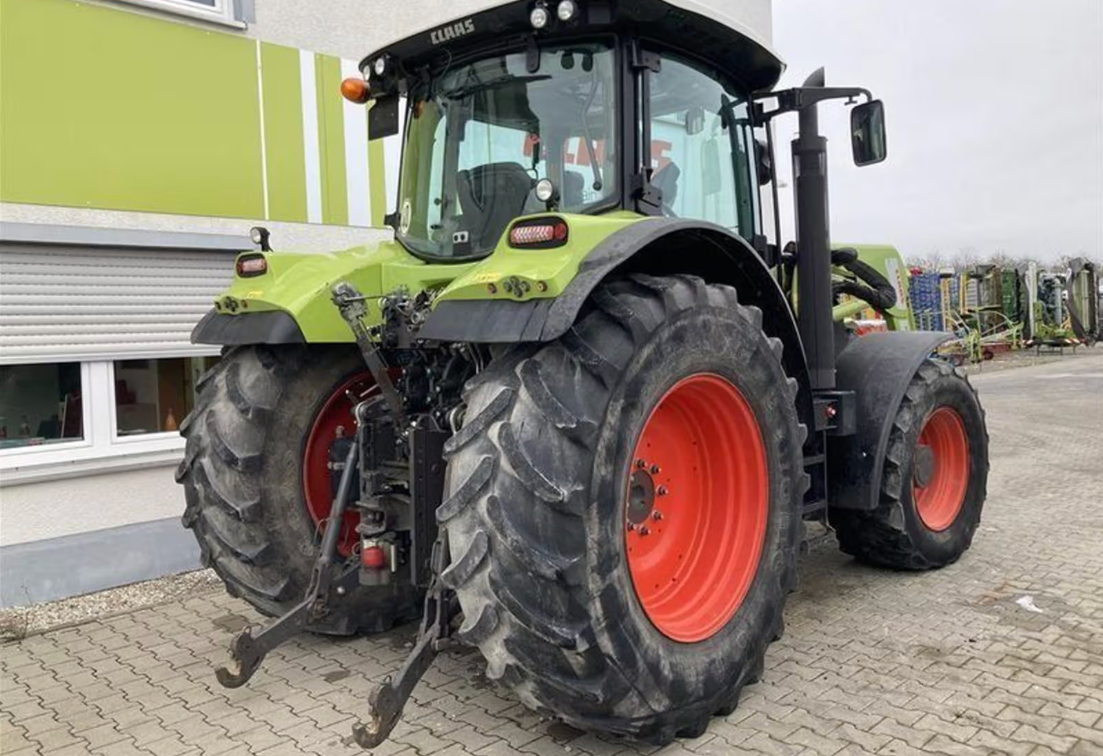 Claas Arion 650 tractor