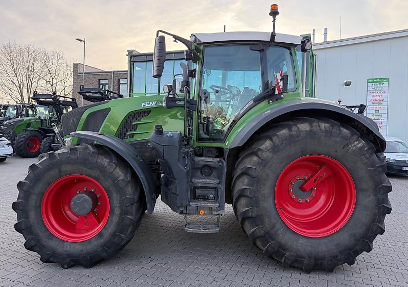 Fendt 828 Vario Profi+ - Image 6