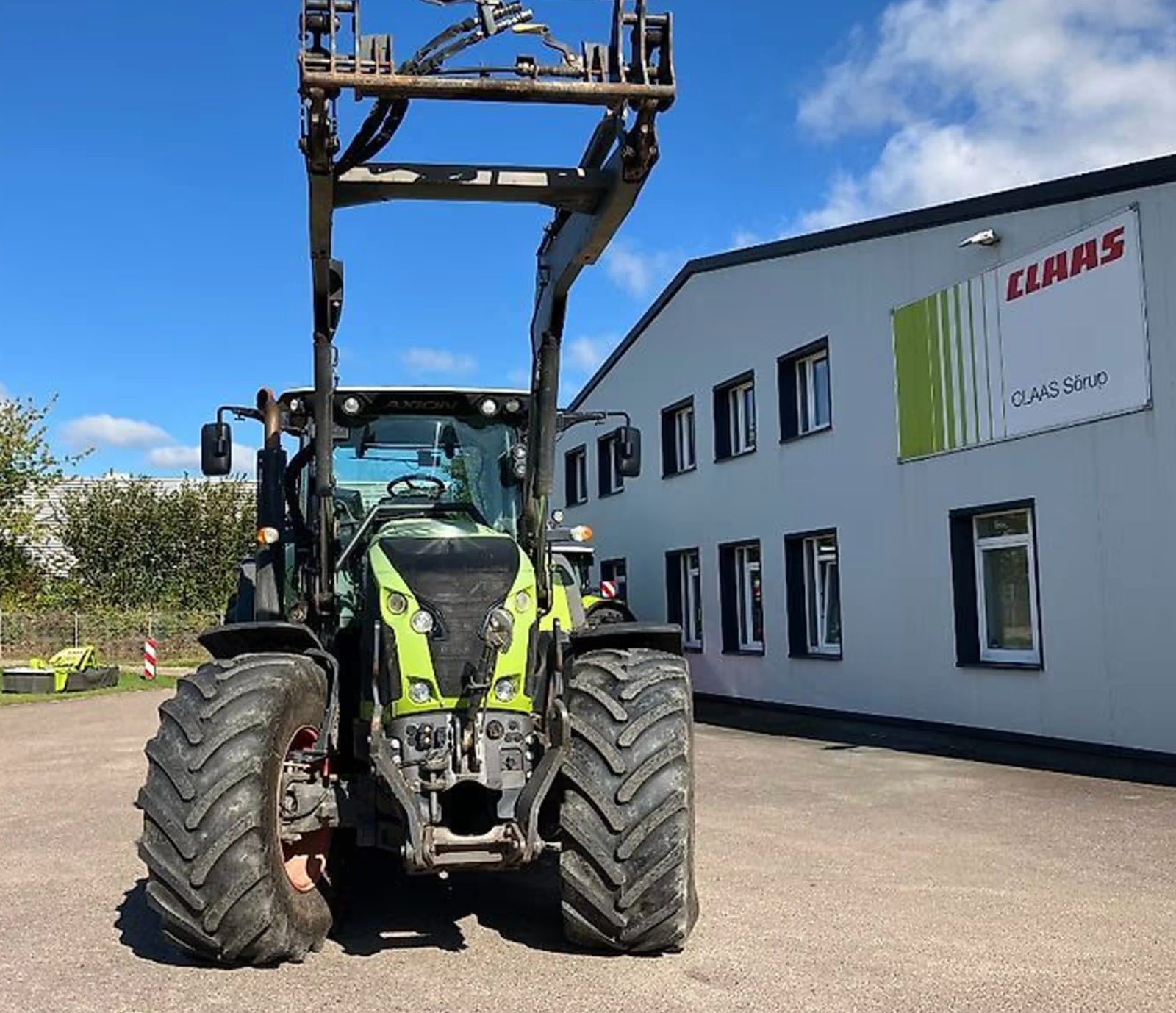 Claas Axion 830 CMATIC tractor