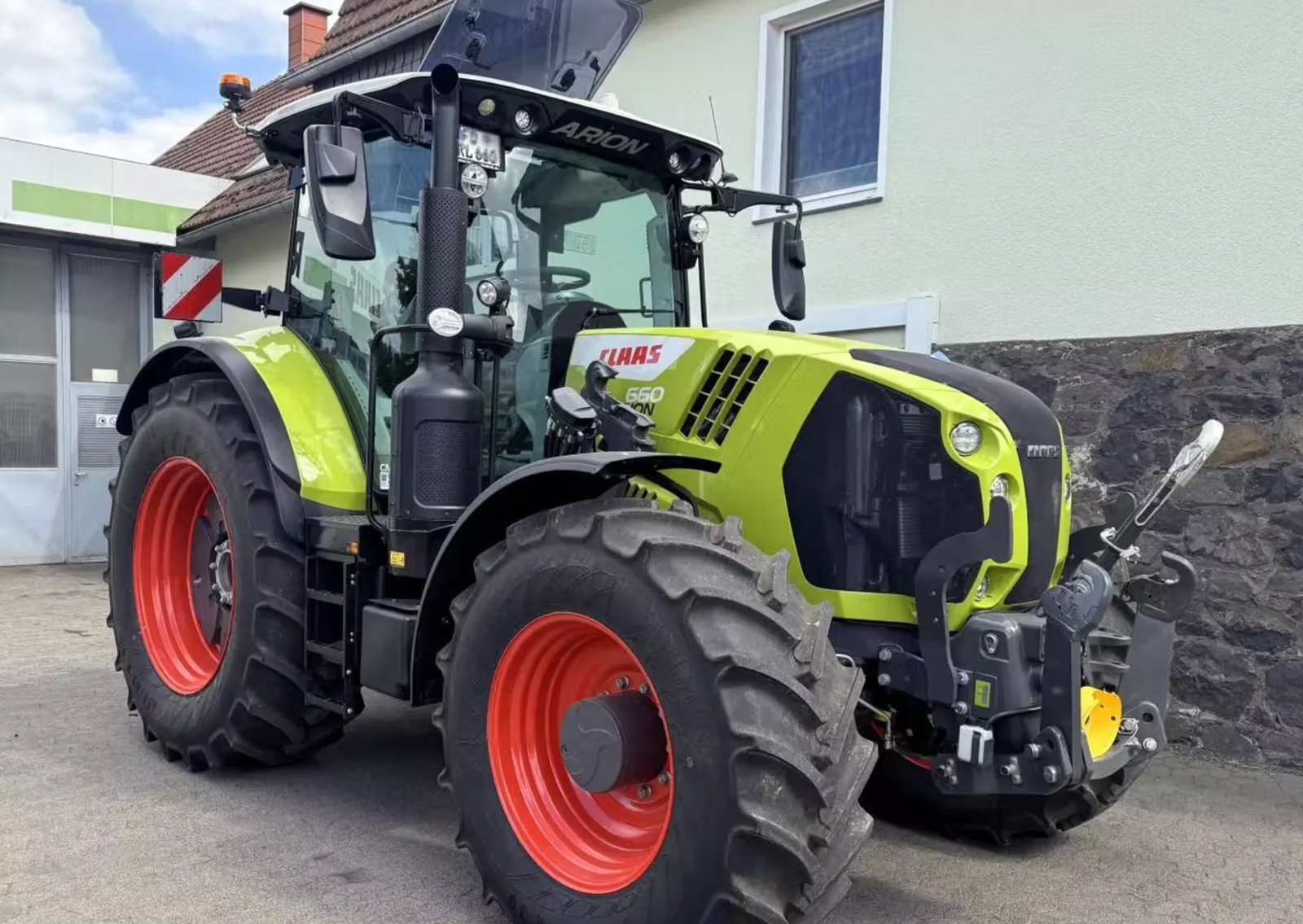 Claas Arion 660 CMATIC CEBIS tractor