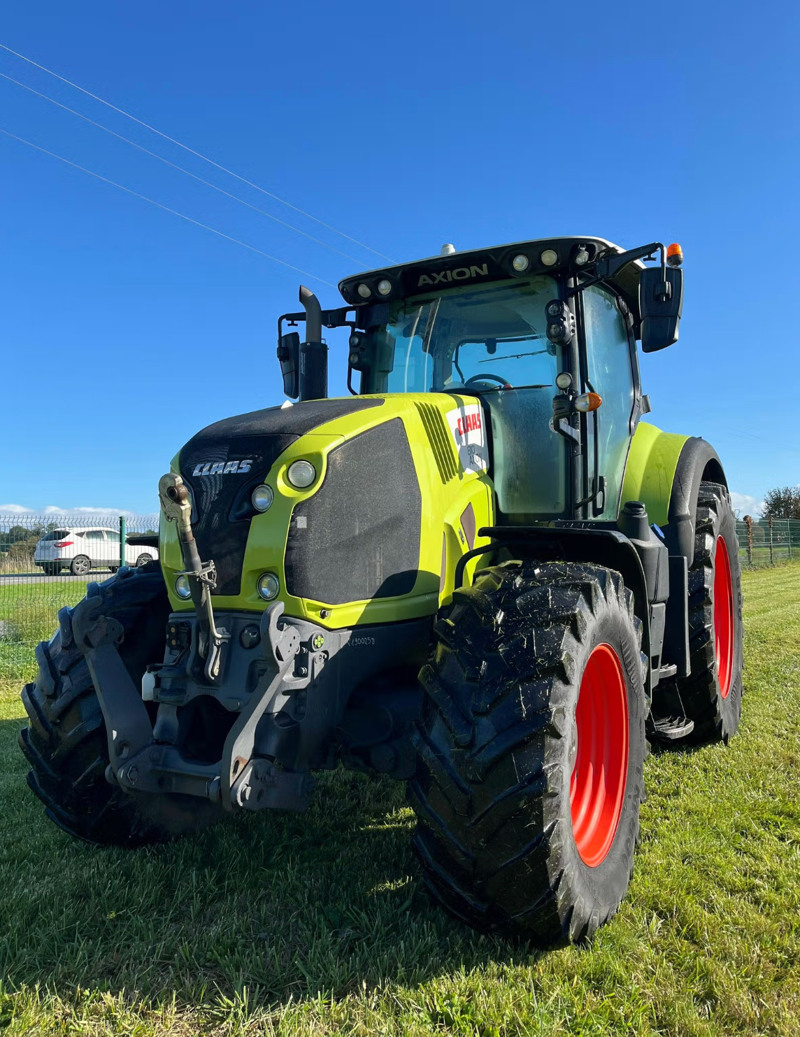 Claas Axion 810 CMATIC tractor