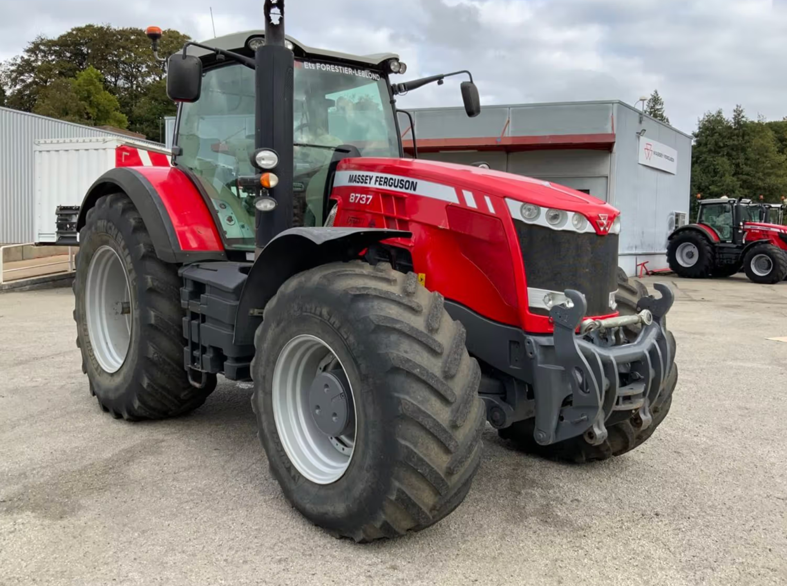 Massey Ferguson 8737 used tractor