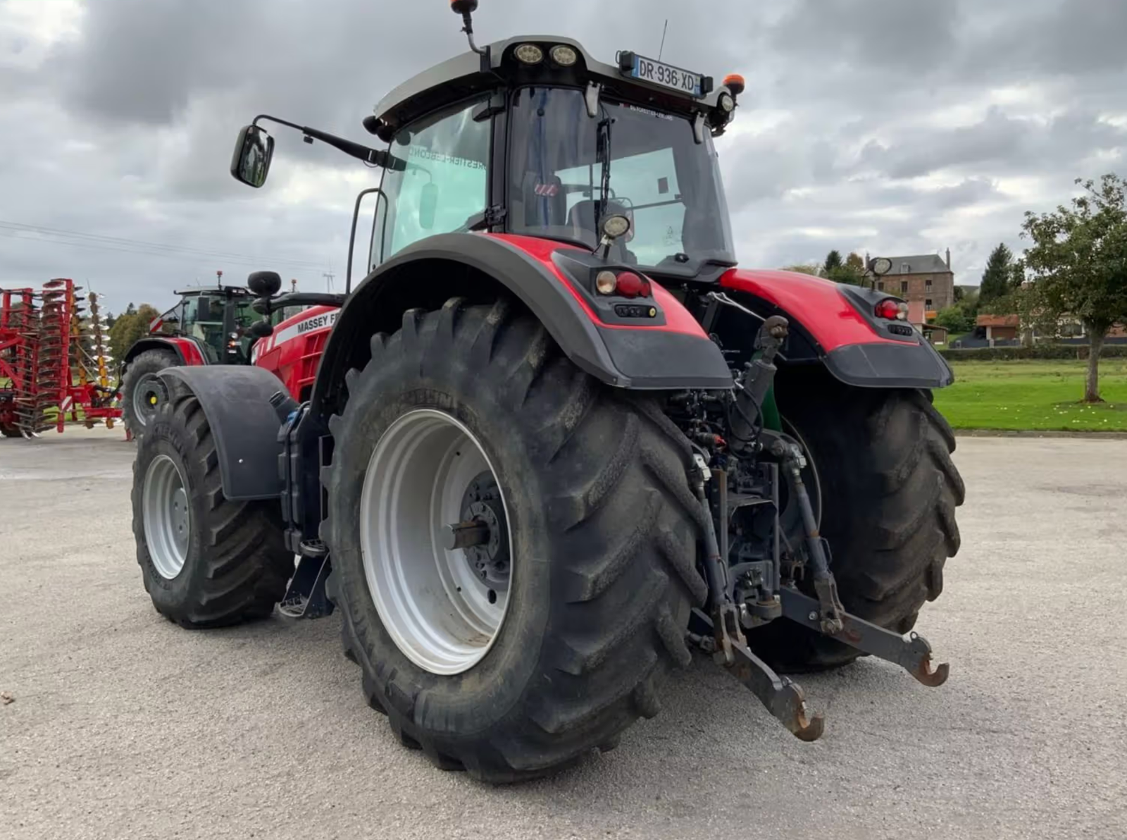 Massey Ferguson 8737 used tractor