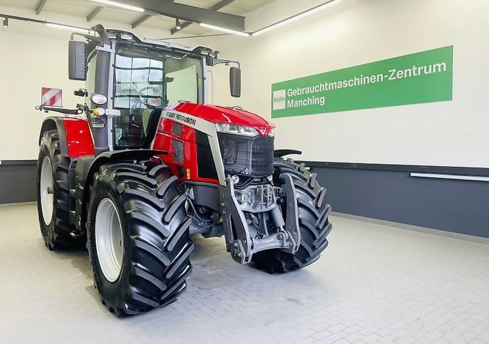 Massey Ferguson 8S.305 tractor