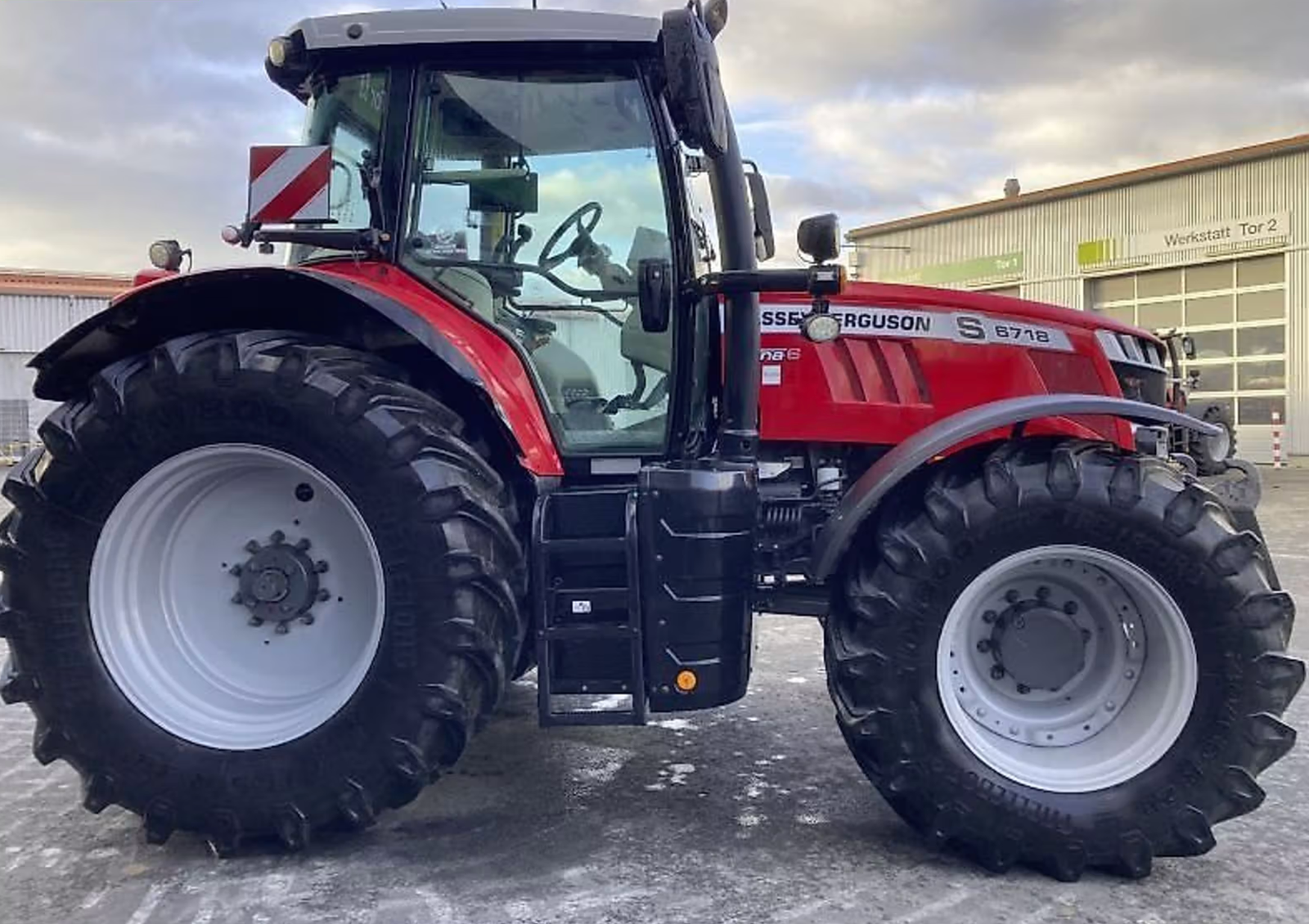 Massey Ferguson 6718S Dyna 6