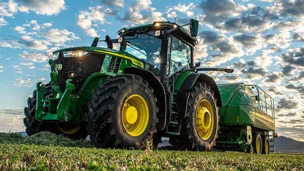 John Deere 7R tractor series